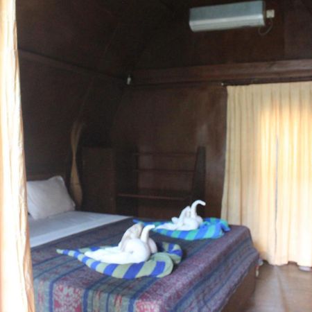 Coral Beach Pizza Cottages Gili Trawangan Luaran gambar