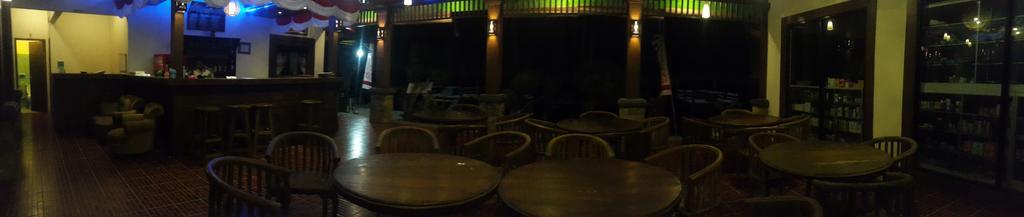 Coral Beach Pizza Cottages Gili Trawangan Luaran gambar
