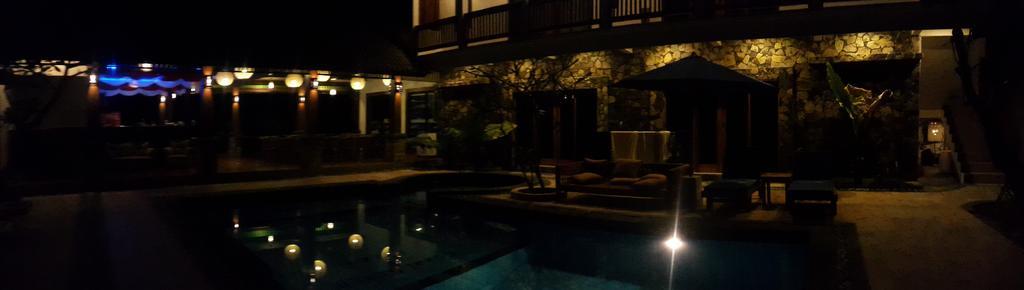 Coral Beach Pizza Cottages Gili Trawangan Luaran gambar