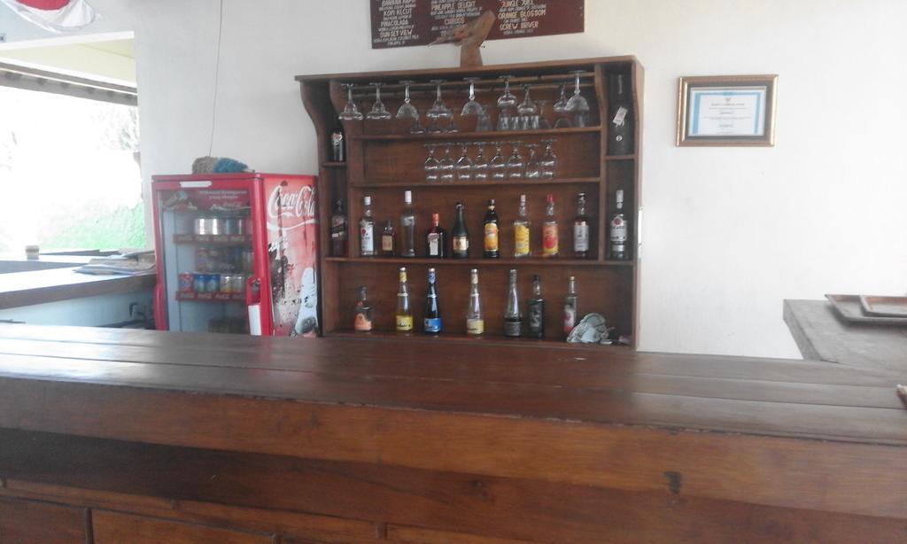 Coral Beach Pizza Cottages Gili Trawangan Luaran gambar