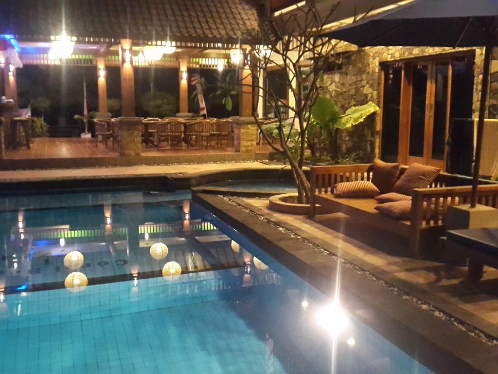 Coral Beach Pizza Cottages Gili Trawangan Luaran gambar
