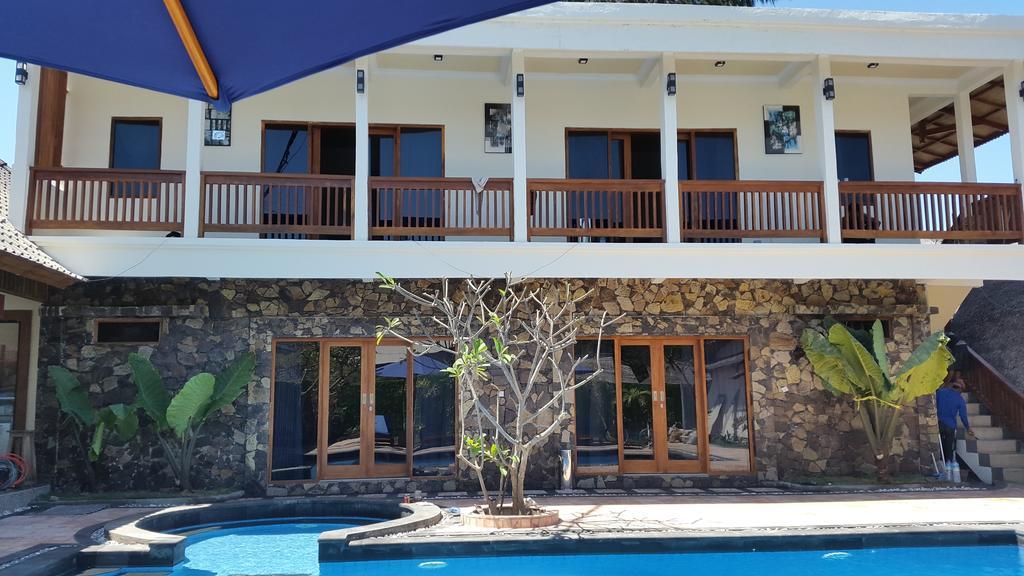 Coral Beach Pizza Cottages Gili Trawangan Luaran gambar
