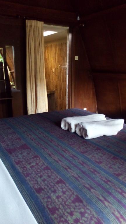 Coral Beach Pizza Cottages Gili Trawangan Luaran gambar