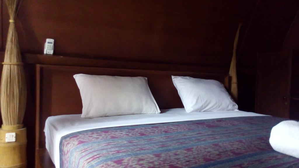 Coral Beach Pizza Cottages Gili Trawangan Luaran gambar