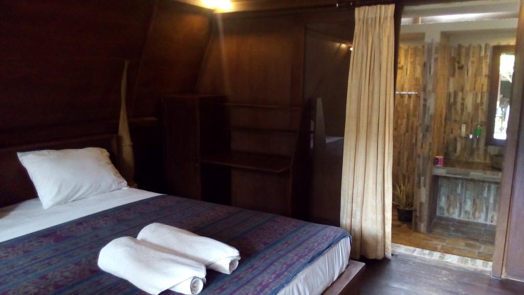 Coral Beach Pizza Cottages Gili Trawangan Luaran gambar