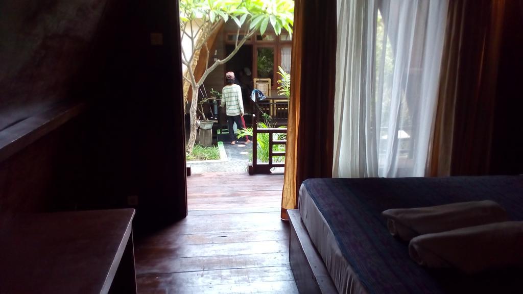 Coral Beach Pizza Cottages Gili Trawangan Luaran gambar