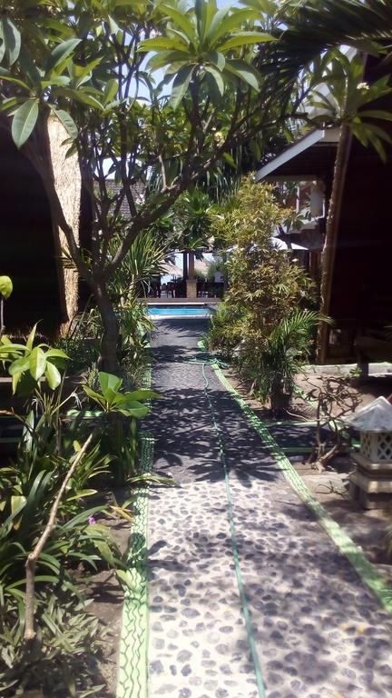 Coral Beach Pizza Cottages Gili Trawangan Luaran gambar