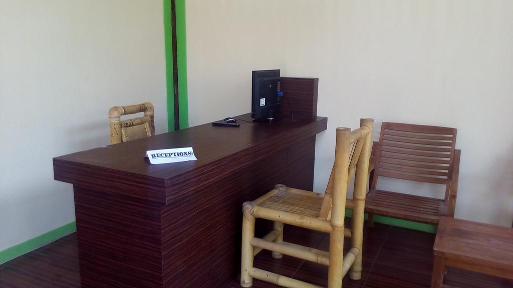 Coral Beach Pizza Cottages Gili Trawangan Luaran gambar