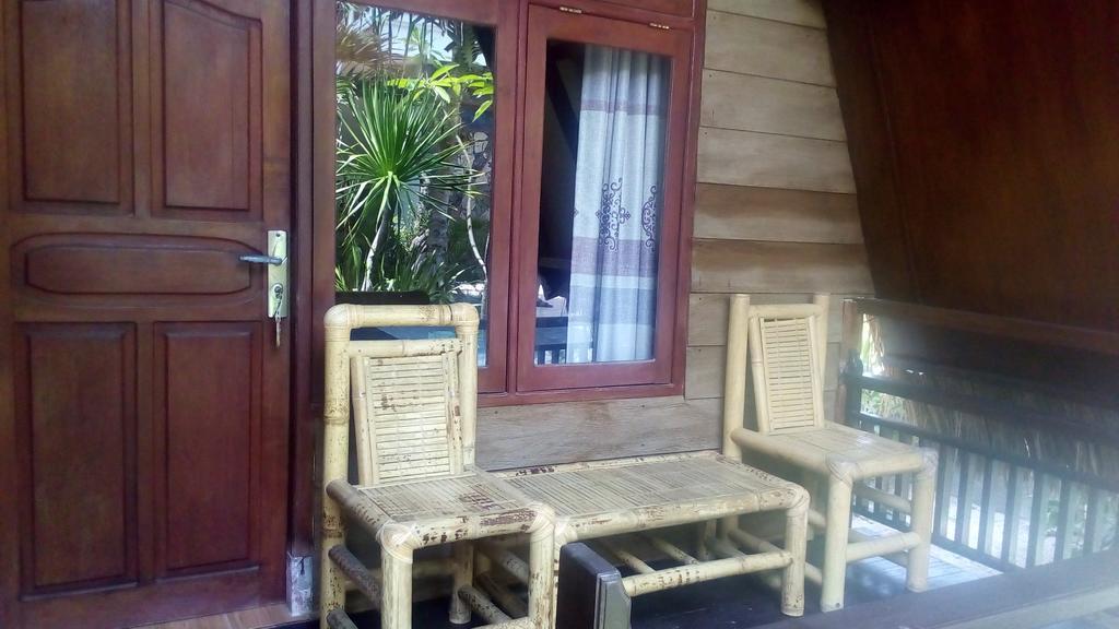 Coral Beach Pizza Cottages Gili Trawangan Luaran gambar