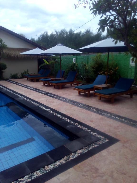 Coral Beach Pizza Cottages Gili Trawangan Luaran gambar