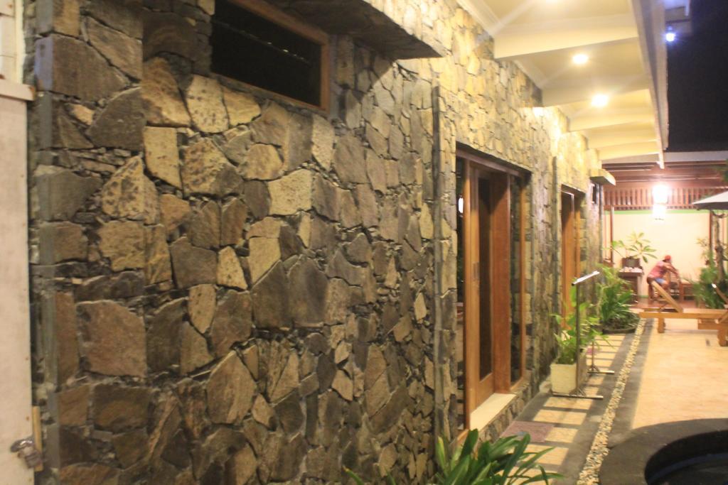 Coral Beach Pizza Cottages Gili Trawangan Luaran gambar