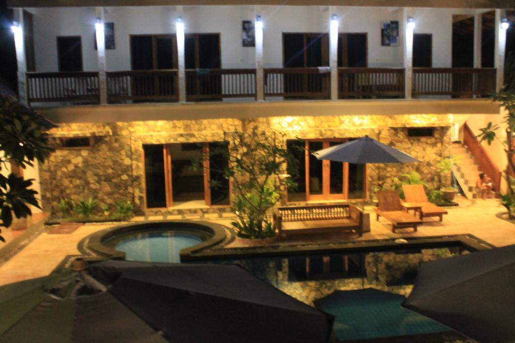 Coral Beach Pizza Cottages Gili Trawangan Luaran gambar