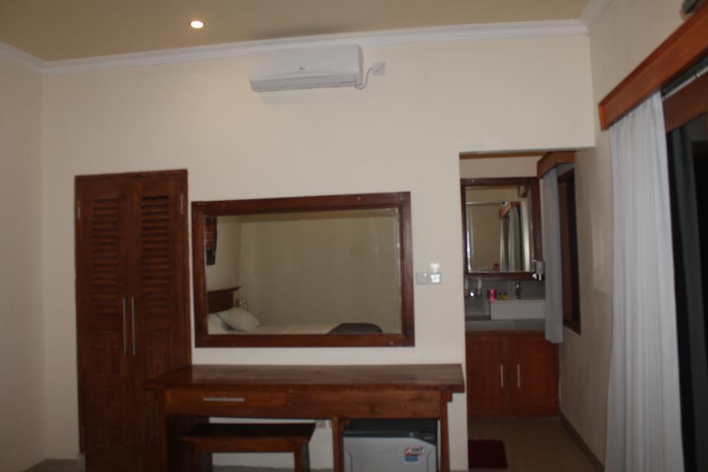 Coral Beach Pizza Cottages Gili Trawangan Luaran gambar