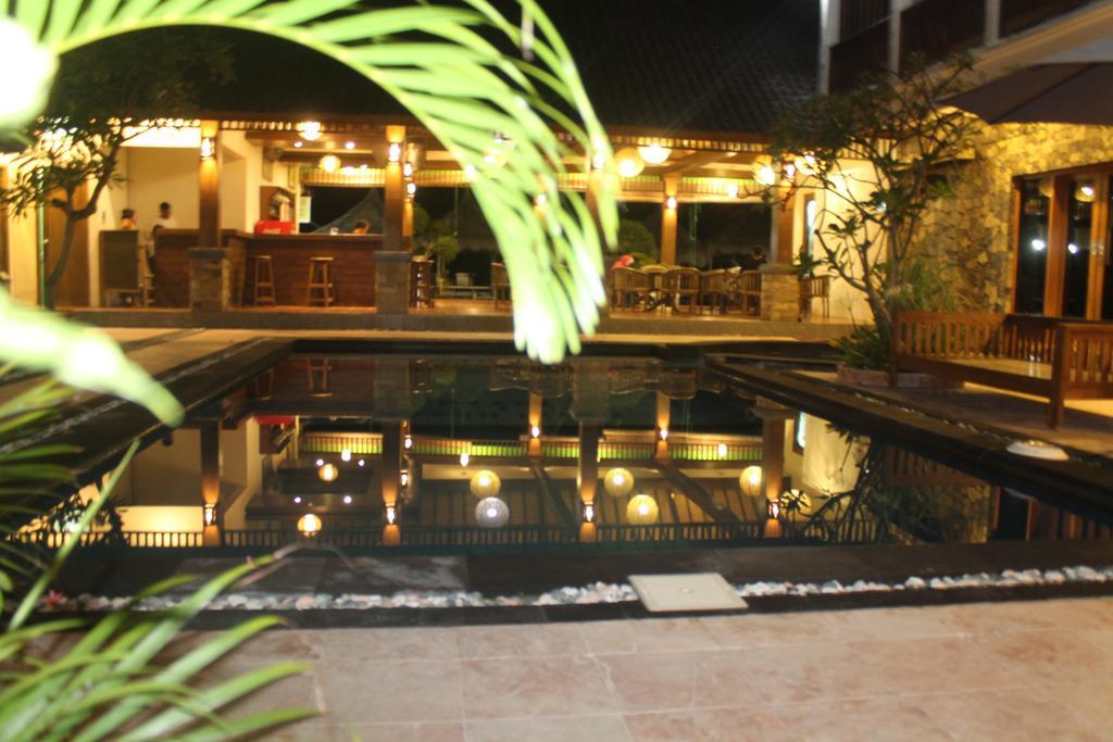 Coral Beach Pizza Cottages Gili Trawangan Luaran gambar