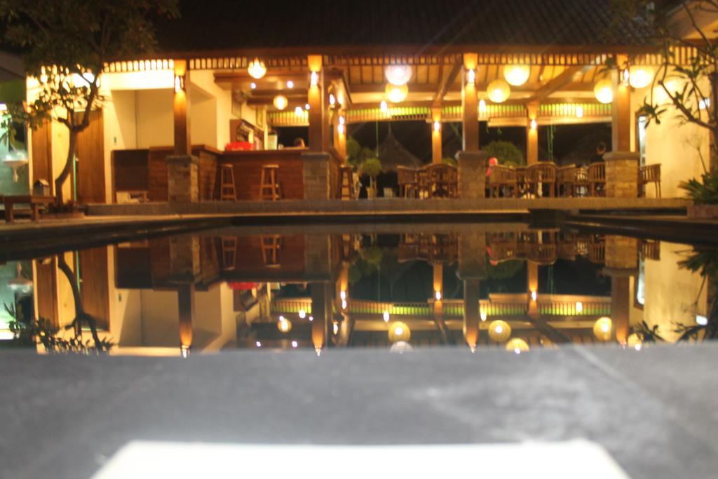 Coral Beach Pizza Cottages Gili Trawangan Luaran gambar