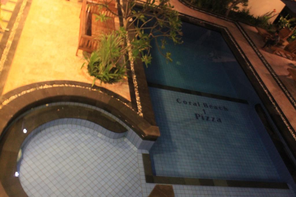 Coral Beach Pizza Cottages Gili Trawangan Luaran gambar