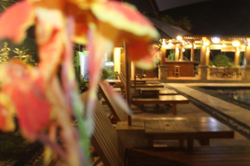 Coral Beach Pizza Cottages Gili Trawangan Luaran gambar