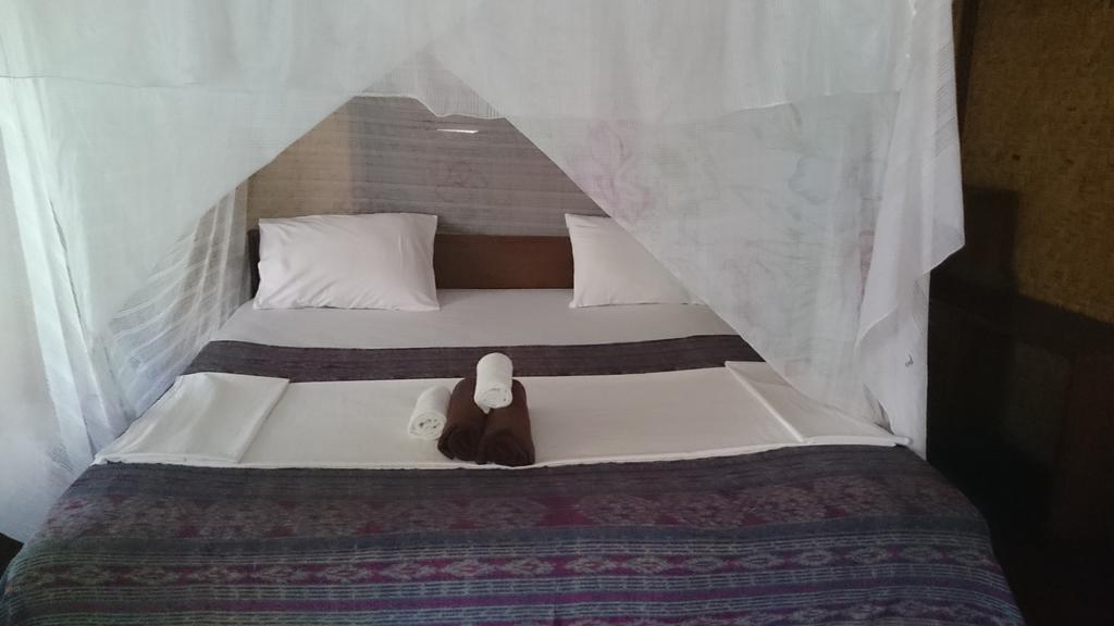 Coral Beach Pizza Cottages Gili Trawangan Luaran gambar