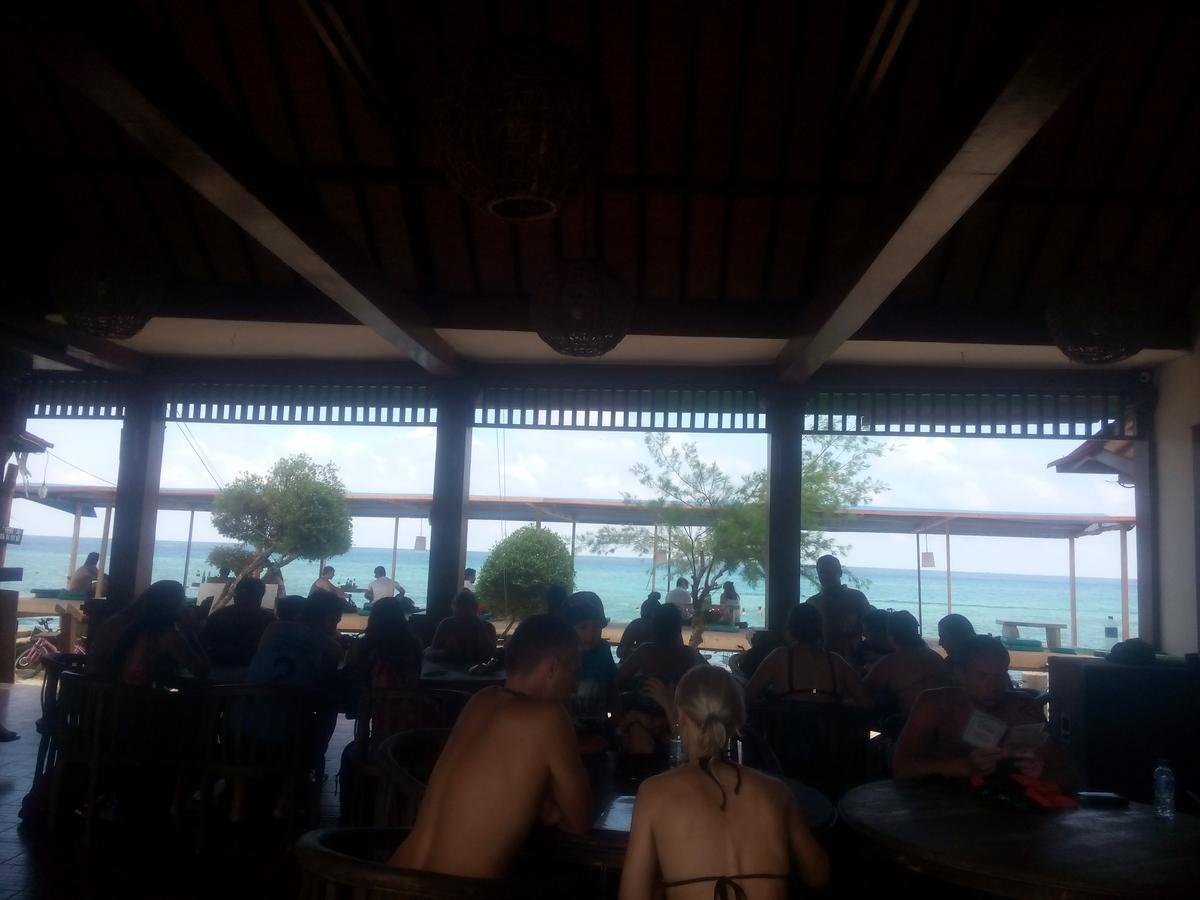 Coral Beach Pizza Cottages Gili Trawangan Luaran gambar
